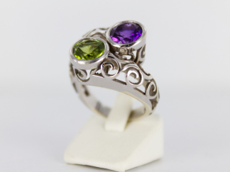 Bague "toi et moi" péridot et améthyste