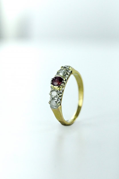 Bague deux ors sertie de rubis et diamants