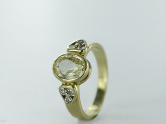 Bague citrine et diamants en or jaune 18K