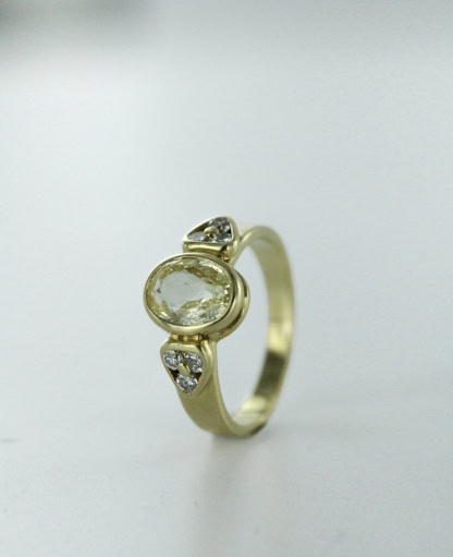Bague citrine et diamants en or jaune 18K